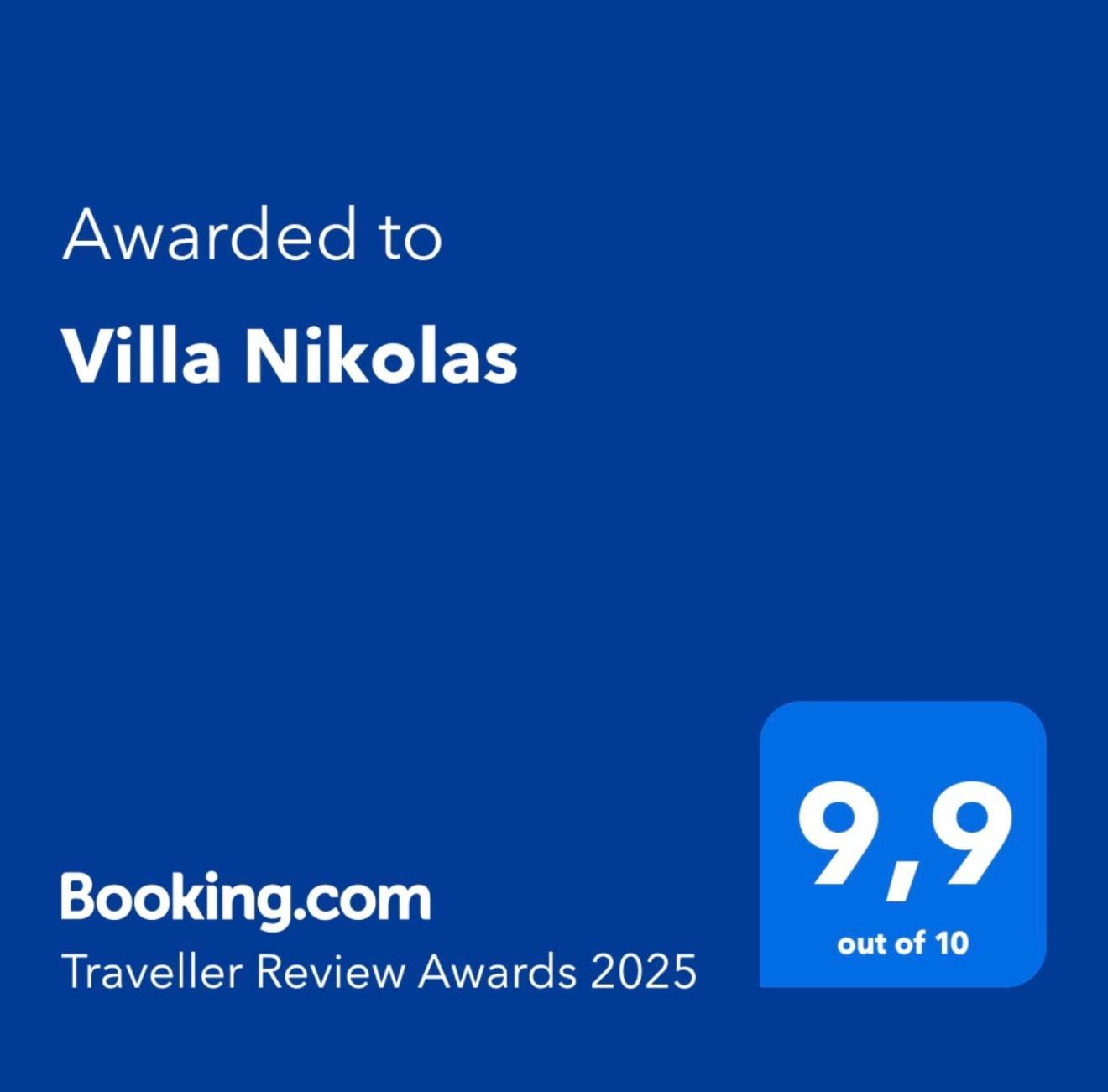 Nikolas Villa *